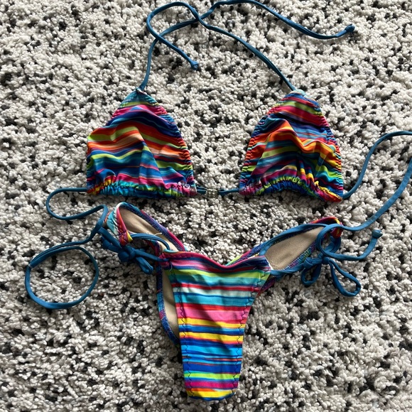 Ravish Sands swim bikini - Picture 1 of 4